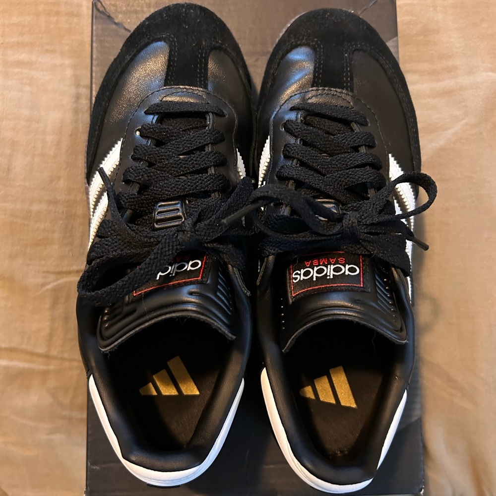 Adidas Unisex-Adult Samba Indoor Sneaker size 7 women/6 men